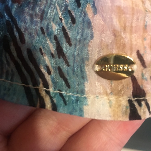 Guess Cold Shoulder Unique Top Size XS - Picture 4 of 7